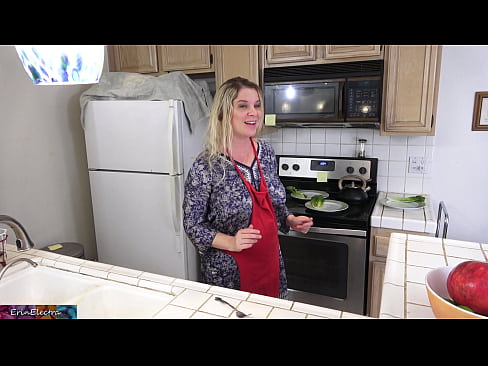 ❤️ Stepmom u munghje in cucina prima di a so data ️❌ Pornu di qualità à co.myinvest.top