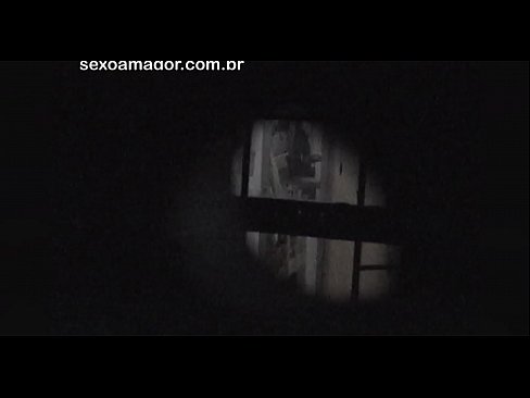 ❤️ Blondie hè videoregistrata in segretu da un voyeur di u quartieru nascostu daretu à i mattoni cavi ️❌ Pornu di qualità à co.myinvest.top